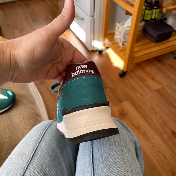 New Balance mens/womens Green and Brown Sneakers. New-ish. Worn just once. - Picture 10 of 12